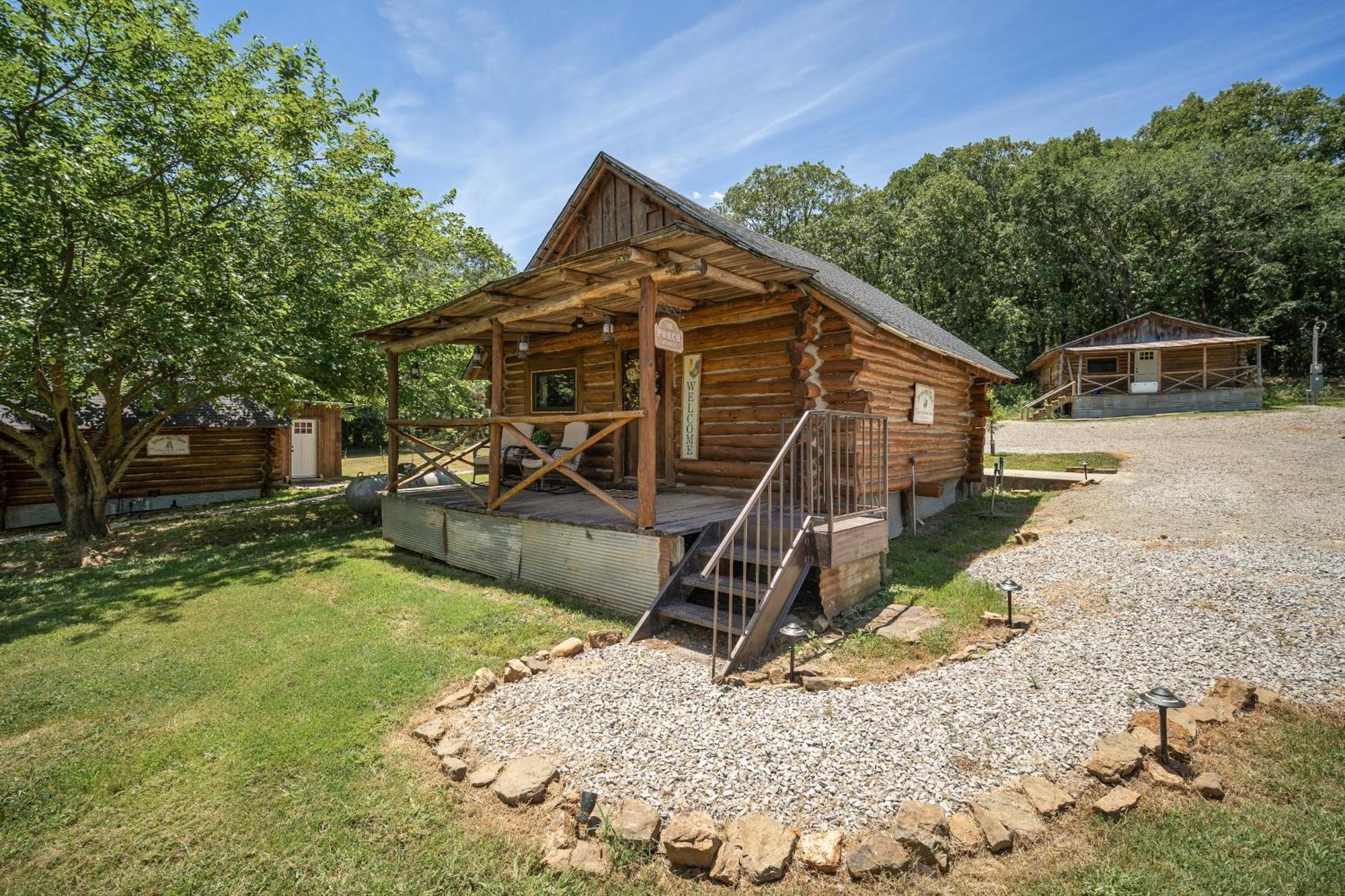 Spring Hill Farm - The Velvet Rooster Villa Alma Exteriör bild